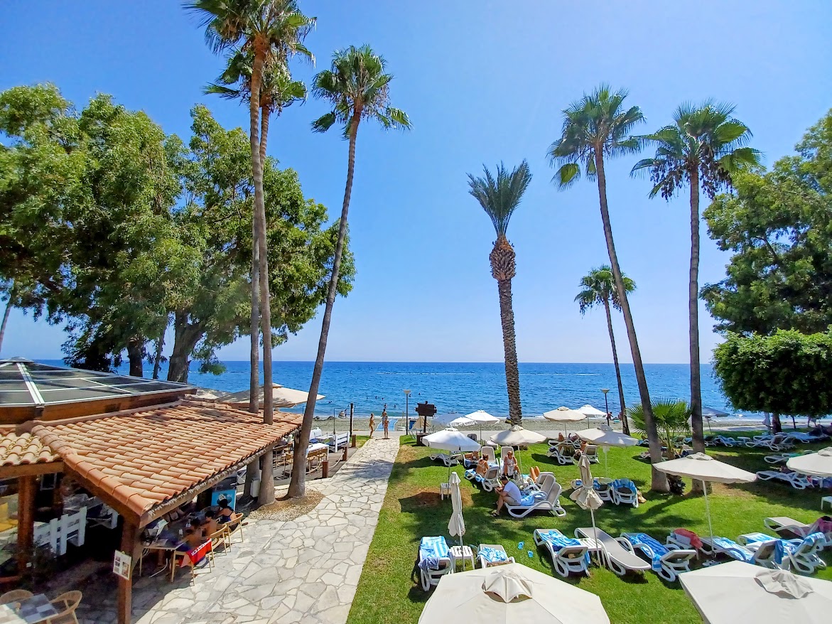 image Almost 600,000 tourists flock to Cyprus in July